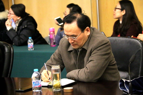 黎加厚教授师从李秉德,南国农,胡德海,李定仁,赵鸣九教授学习教学理论